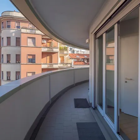 Apartament Elegante E Luminoso Con Box Auto A Pochi Passi Da Metropolitana M4
