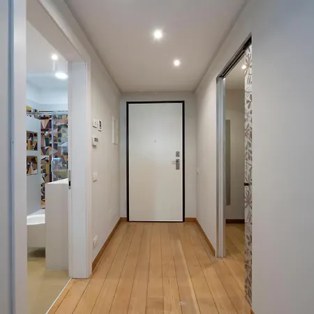 Apartament Elegante E Luminoso Con Box Auto A Pochi Passi Da Metropolitana M4 *